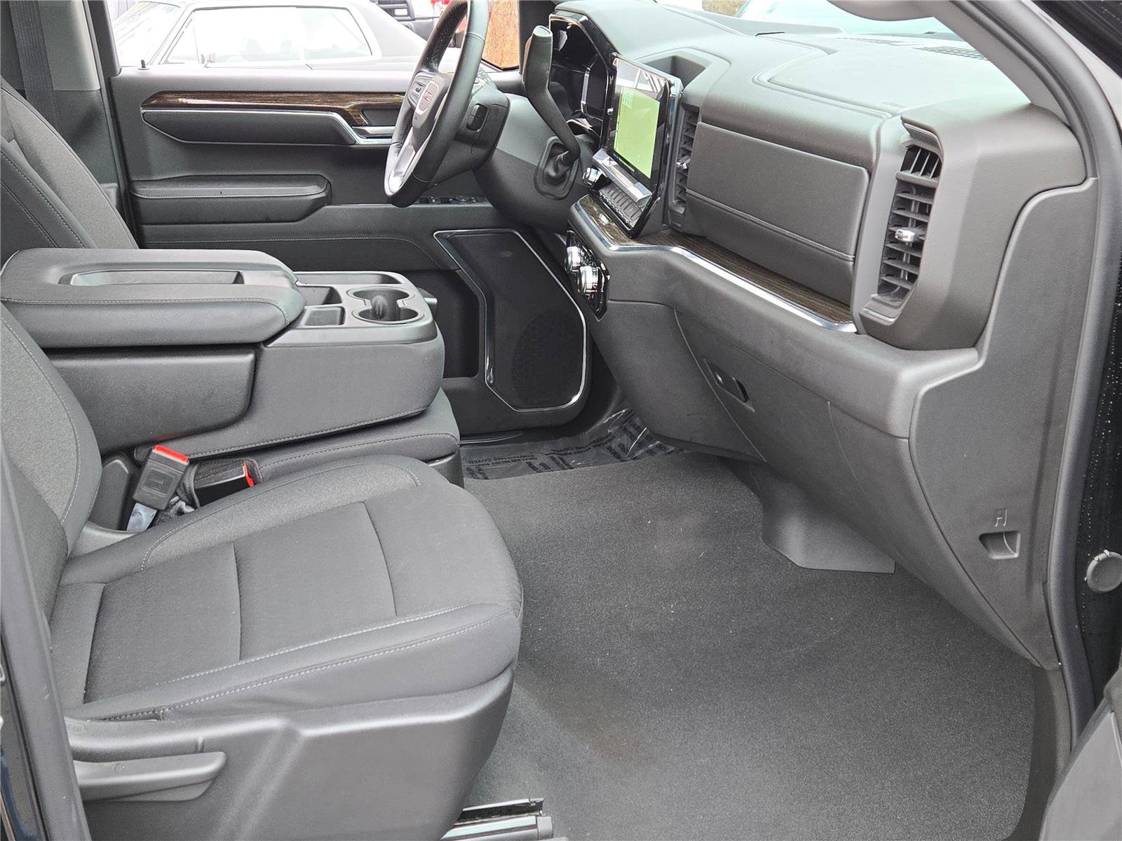 Used 2024 GMC Sierra 1500 Elevation AWD/4WD image 4