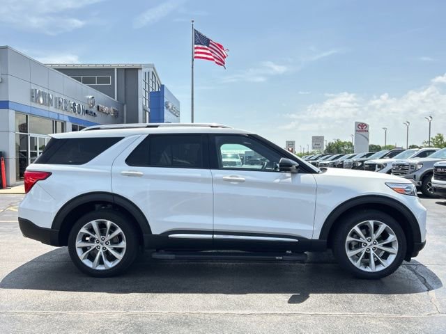 Used 2023 Ford Explorer Platinum w/ Technology Package AWD/4WD image 17