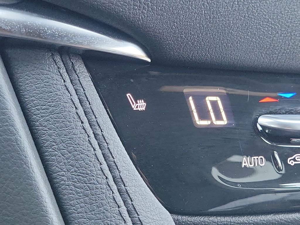 Used 2025 Cadillac XT5 Luxury image 33