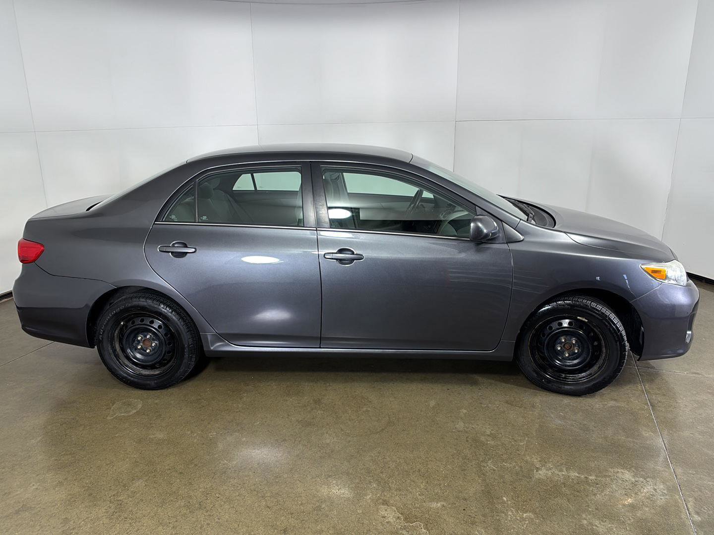 Used 2013 Toyota Corolla LE FWD image 8