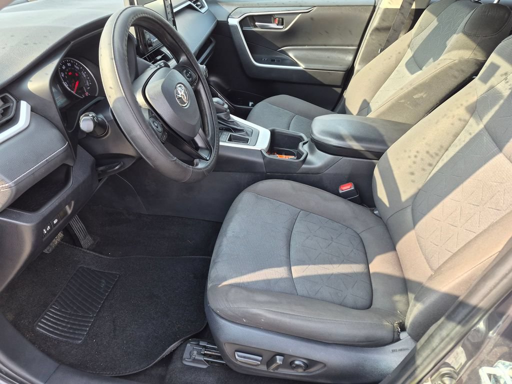 Used 2022 Toyota RAV4 XLE FWD image 13