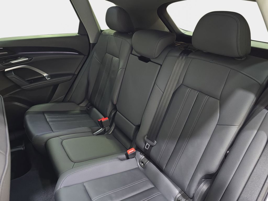 Used 2025 Audi Q5 Premium Plus w/ Premium Plus image 17