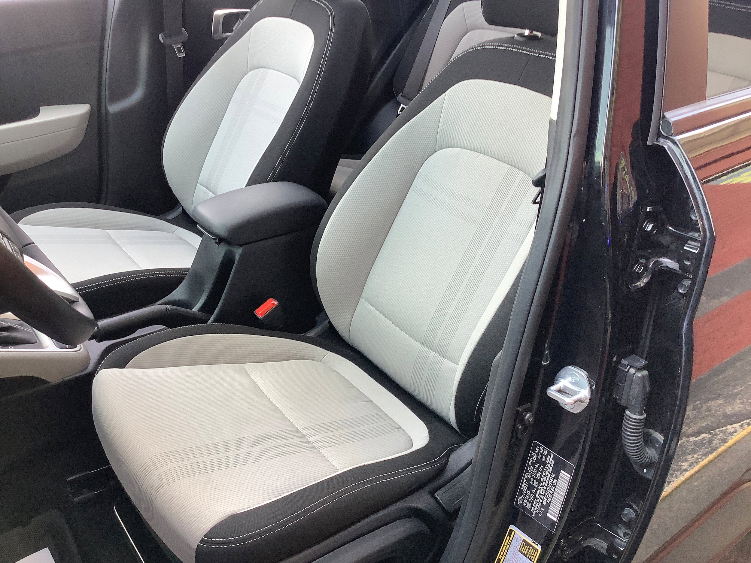 Used 2023 Hyundai Venue SEL w/ Cargo Package FWD image 10