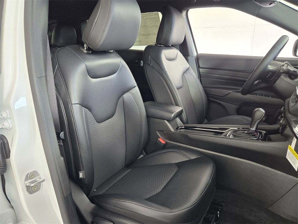 New 2026 Jeep Compass Latitude image 17