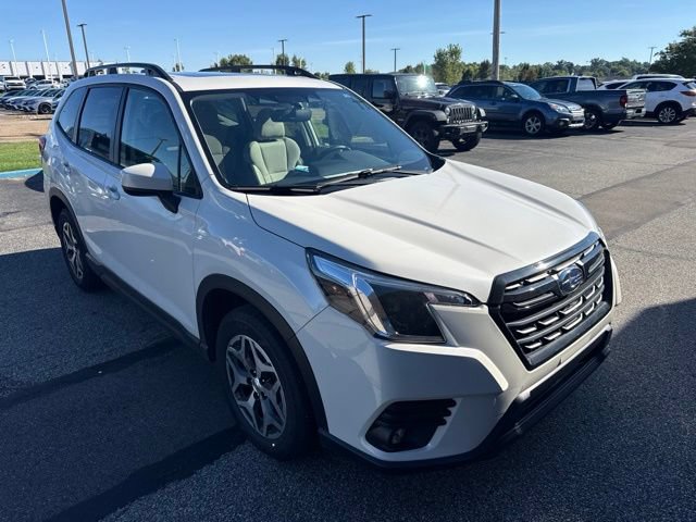 Used 2024 Subaru Forester Premium AWD/4WD image 2