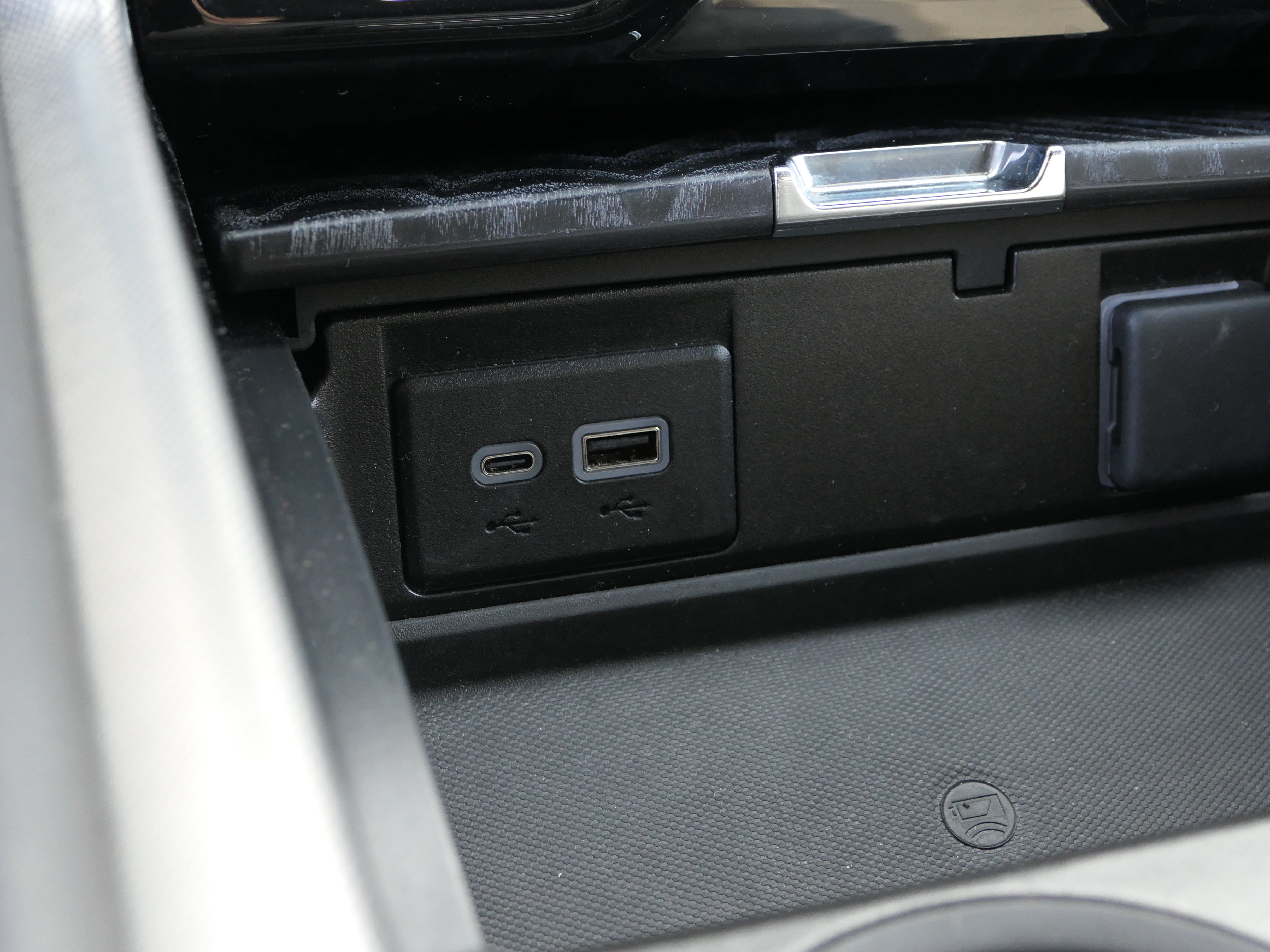 Used 2023 GMC Yukon Denali RWD image 25
