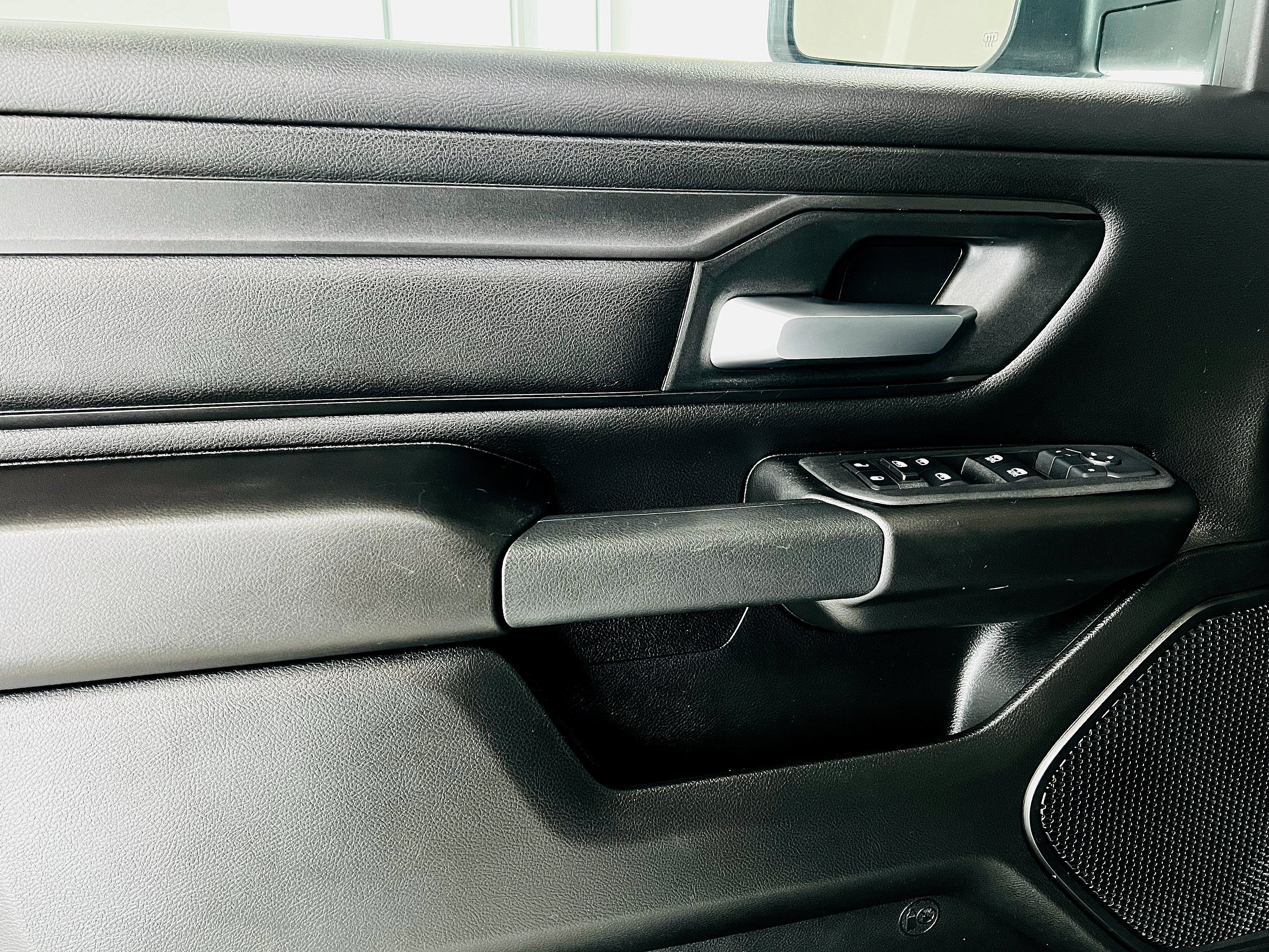 Used 2025 RAM 1500 Warlock AWD/4WD image 9
