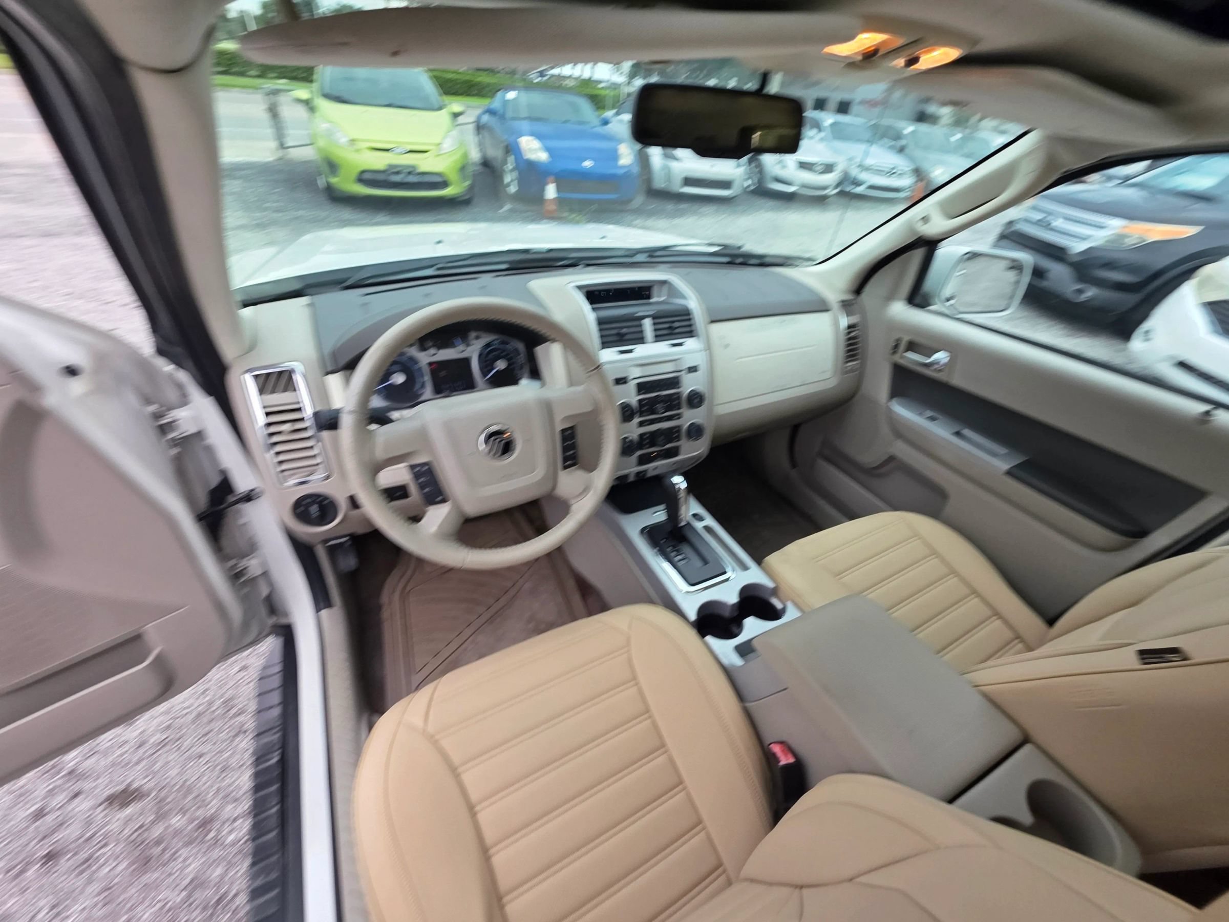 Used 2010 Mercury Mariner Premier FWD image 14