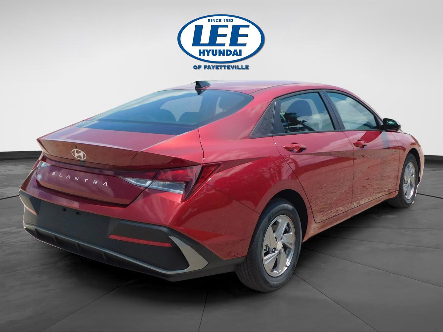 Certified 2025 Hyundai Elantra SE FWD image 3
