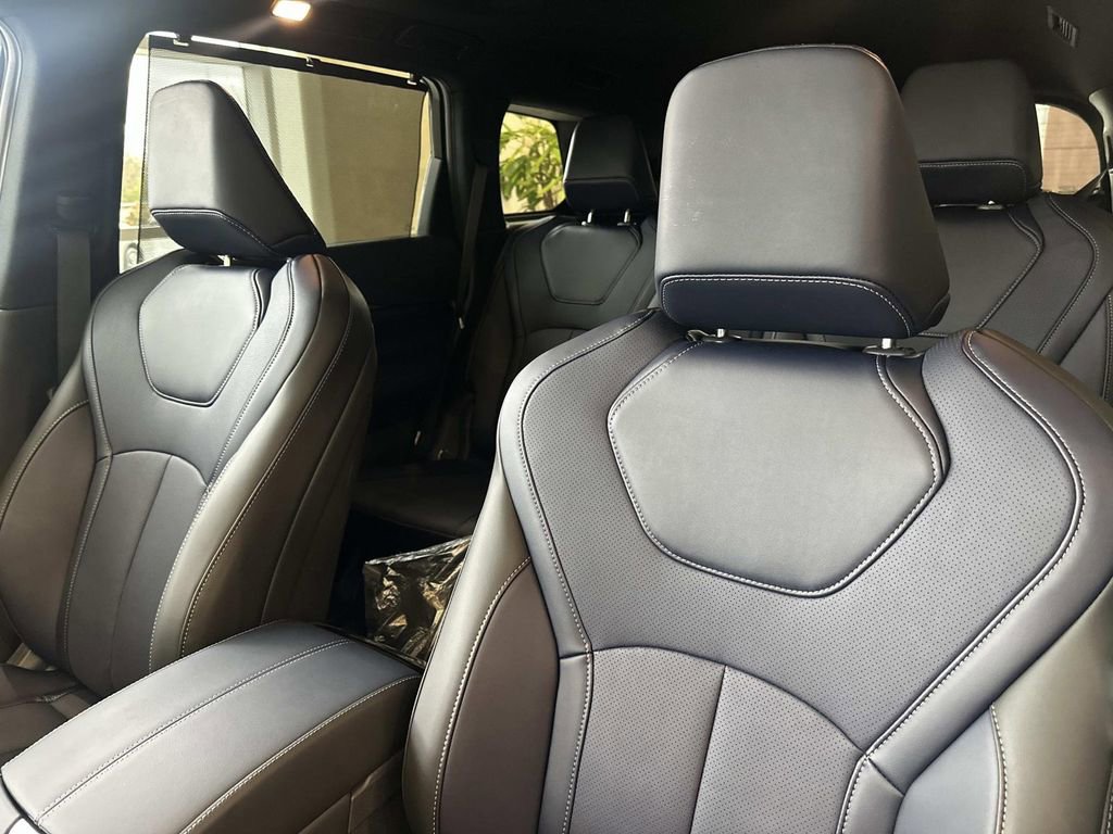 New 2026 INFINITI QX60 Sport w/ Dark Cargo Package image 12