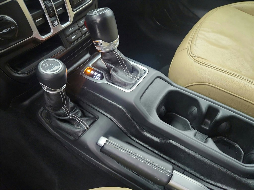 Used 2018 Jeep Wrangler Unlimited Sahara w/ Dual Top Group image 15