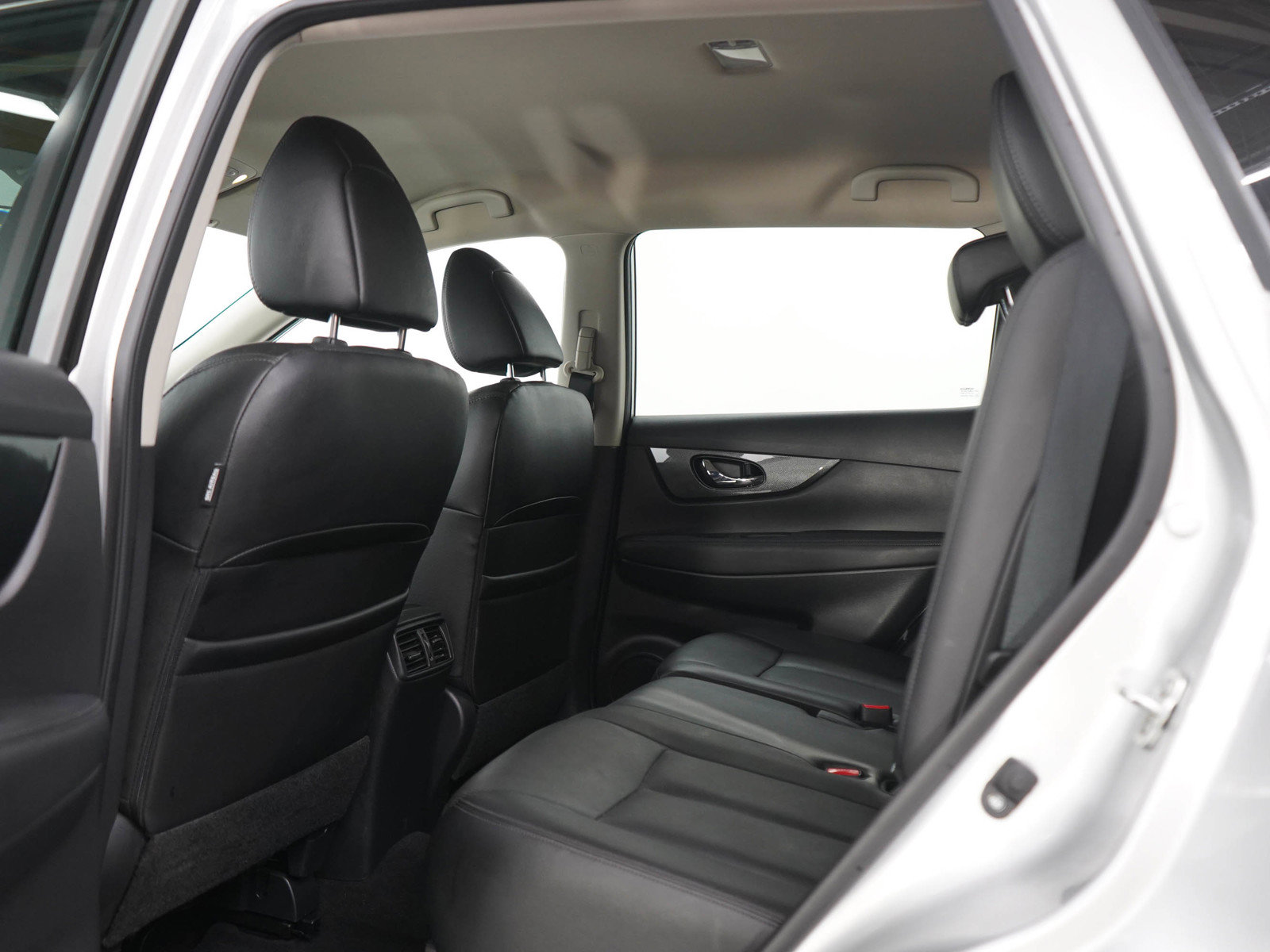Used 2016 Nissan Rogue SL AWD/4WD image 18