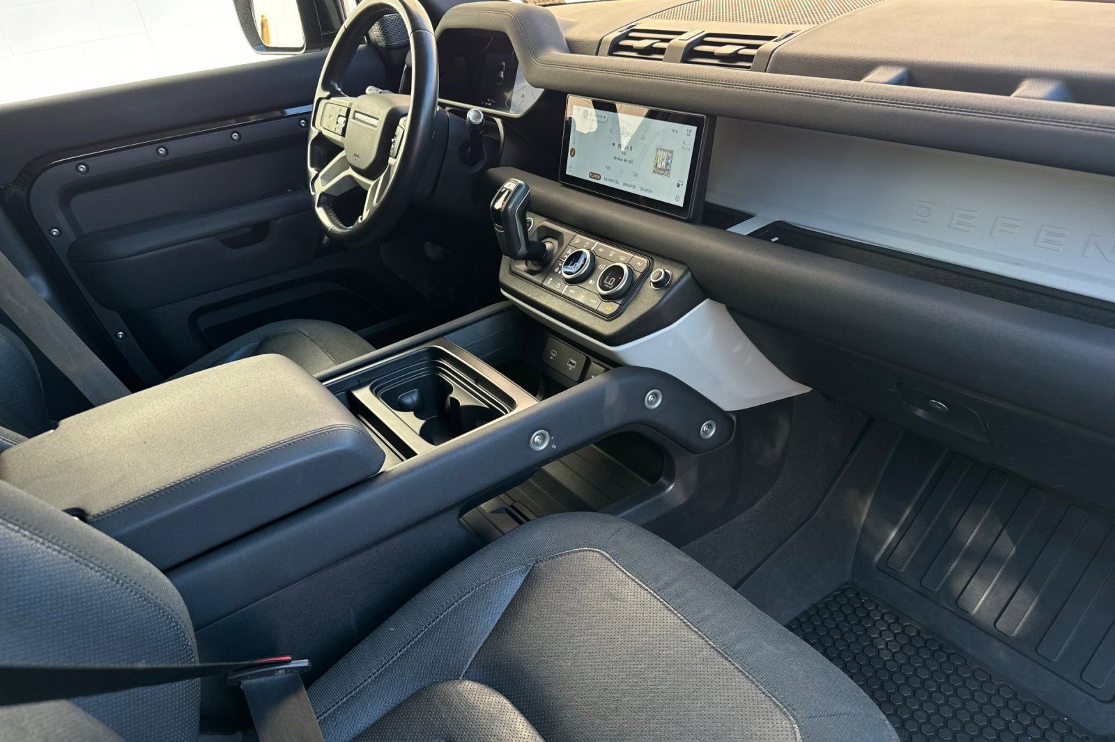 Used 2020 Land Rover Defender 110 S image 16