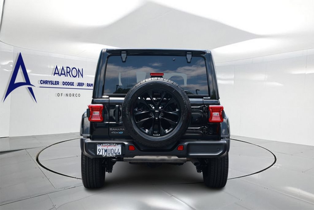 Used 2025 Jeep Wrangler Unlimited Sahara w/ Safety Group AWD/4WD image 3