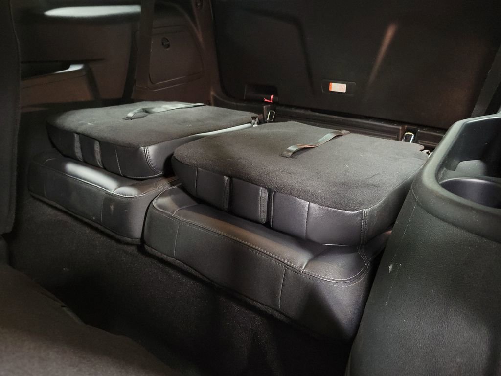 Used 2019 Ford Explorer XLT w/ Equipment Group 202A image 23