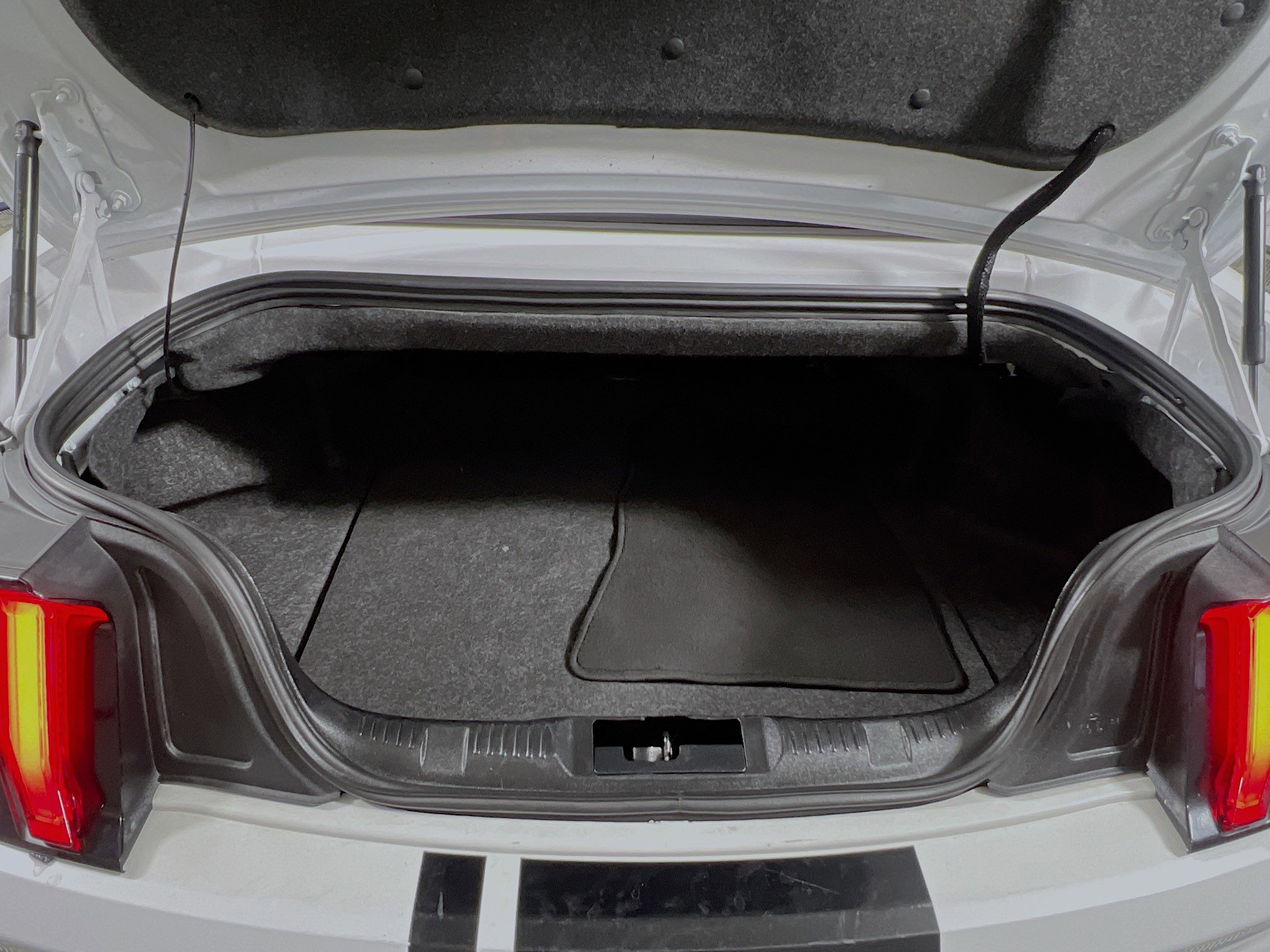 Used 2023 Ford Mustang Convertible w/ Equipment Group 101A image 33