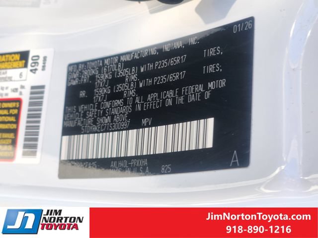 Used 2026 Toyota Sienna XLE FWD image 33