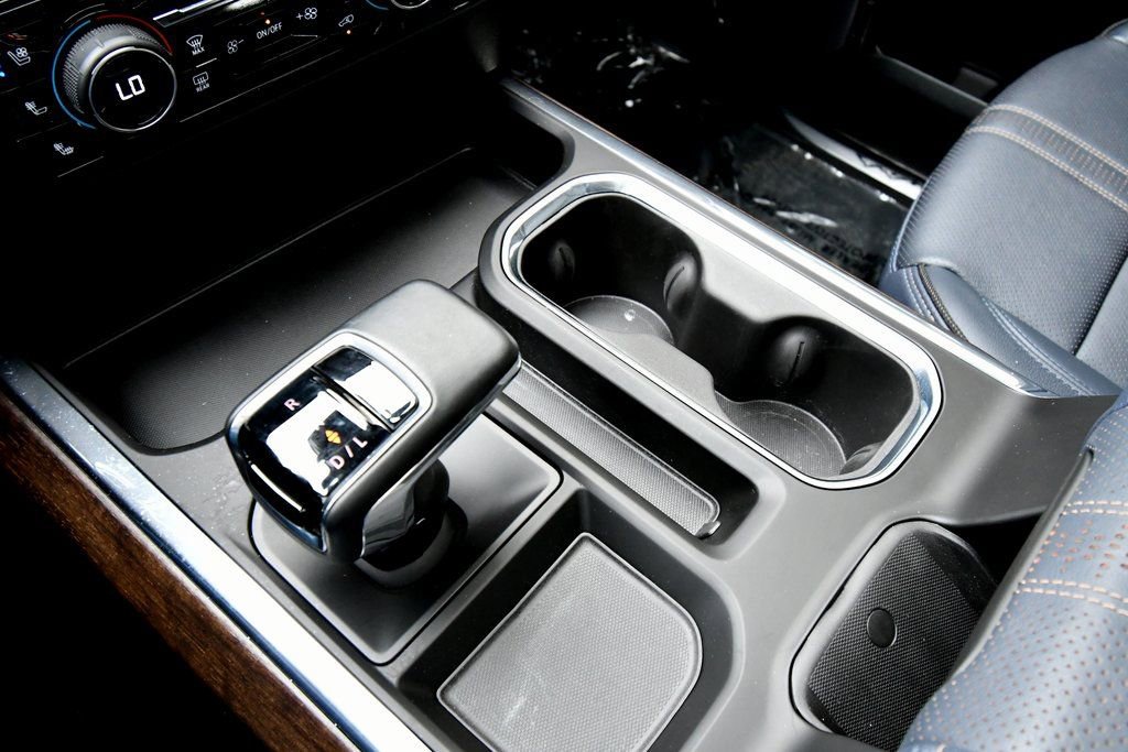 Used 2023 Chevrolet Silverado 1500 High Country w/ High Country Premium Package AWD/4WD image 30
