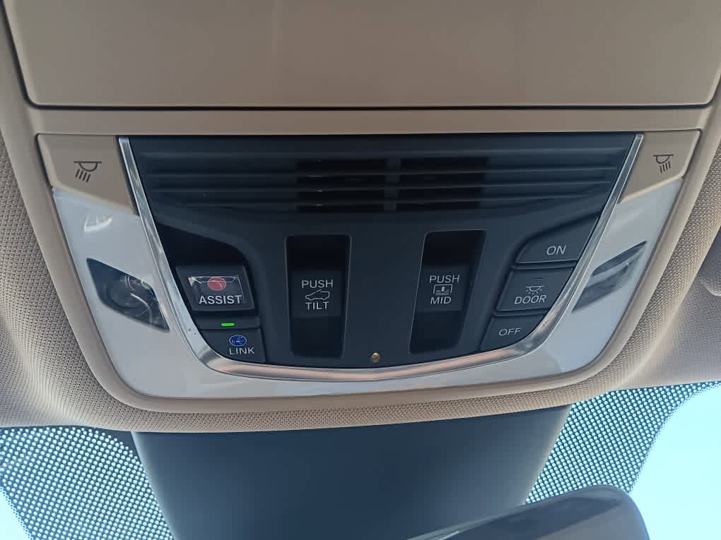Used 2023 Acura MDX SH-AWD w/ Technology Package image 31
