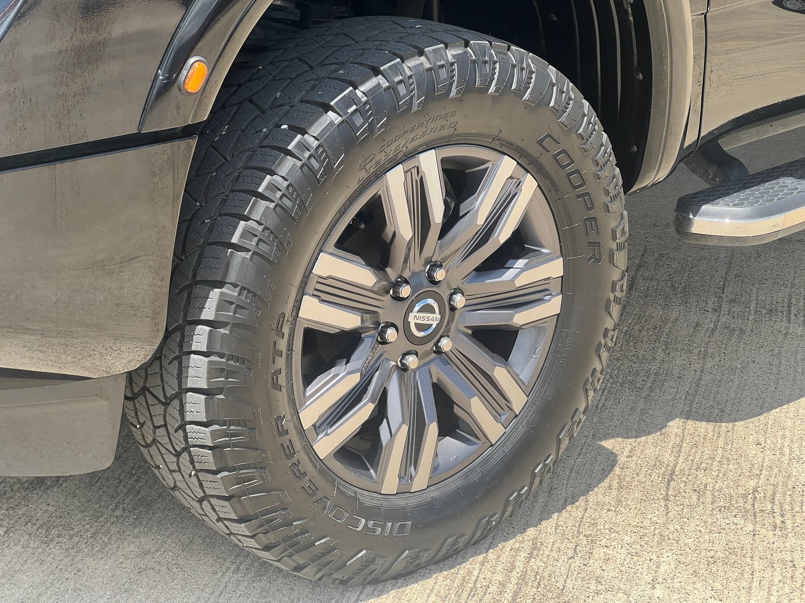 Used 2022 Nissan Titan Platinum Reserve w/ Moonroof Package AWD/4WD image 10