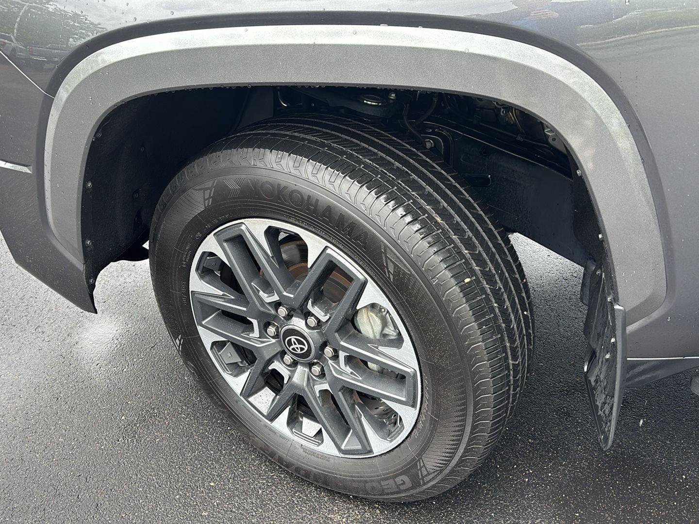 Used 2025 Toyota Tundra Limited AWD/4WD image 5