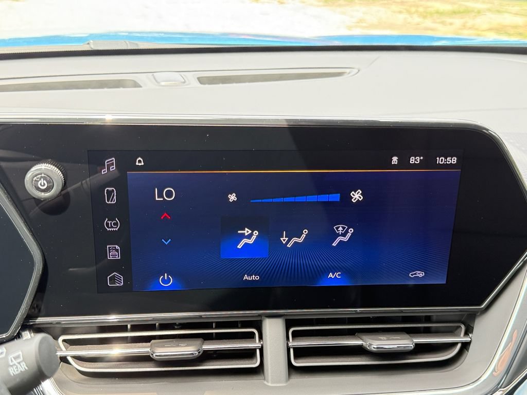 New 2026 Chevrolet Trax RS w/ Sunroof Package FWD image 16