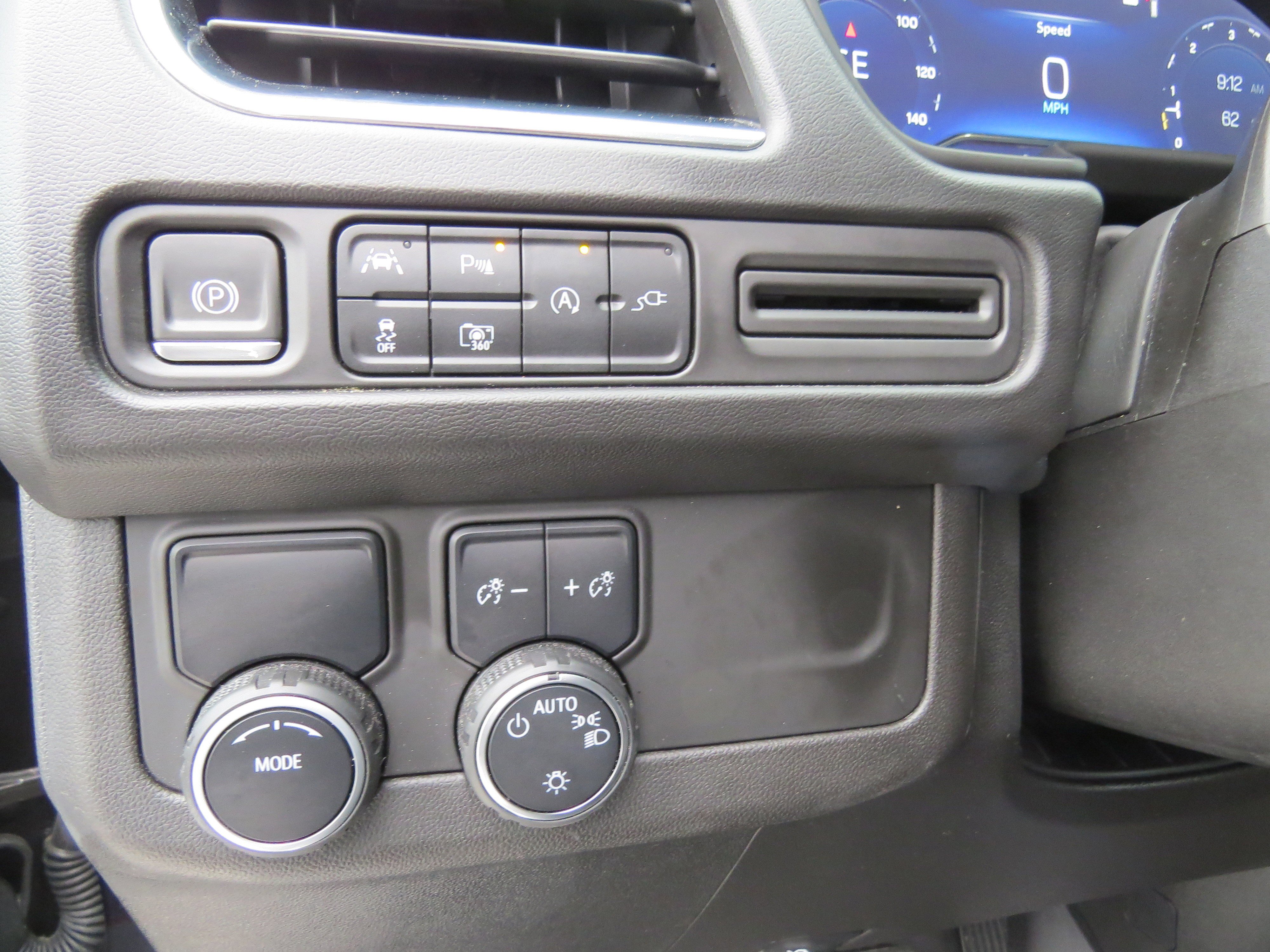Used 2022 Chevrolet Tahoe LT w/ Luxury Package RWD image 20