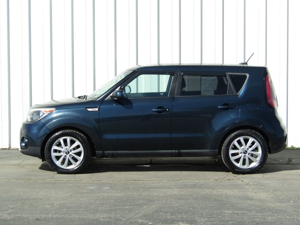 Used 2018 Kia Soul + image 9