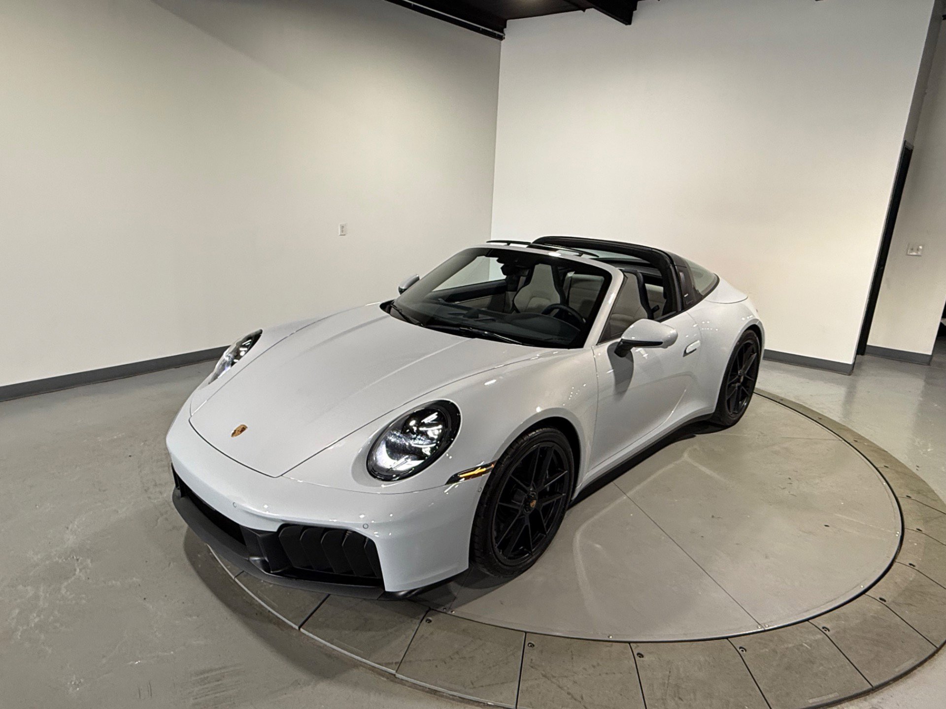 Used 2026 Porsche 911 Targa 4 GTS AWD/4WD image 9