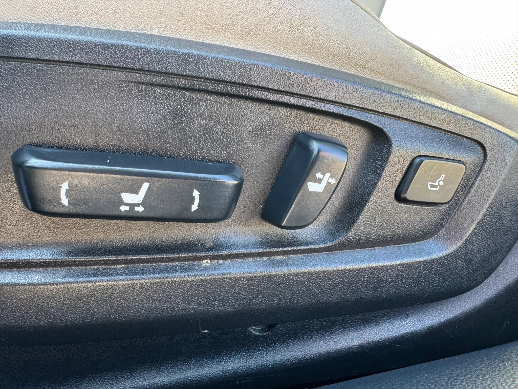 Used 2013 Lexus ES 350 w/ Luxury Pkg FWD image 23