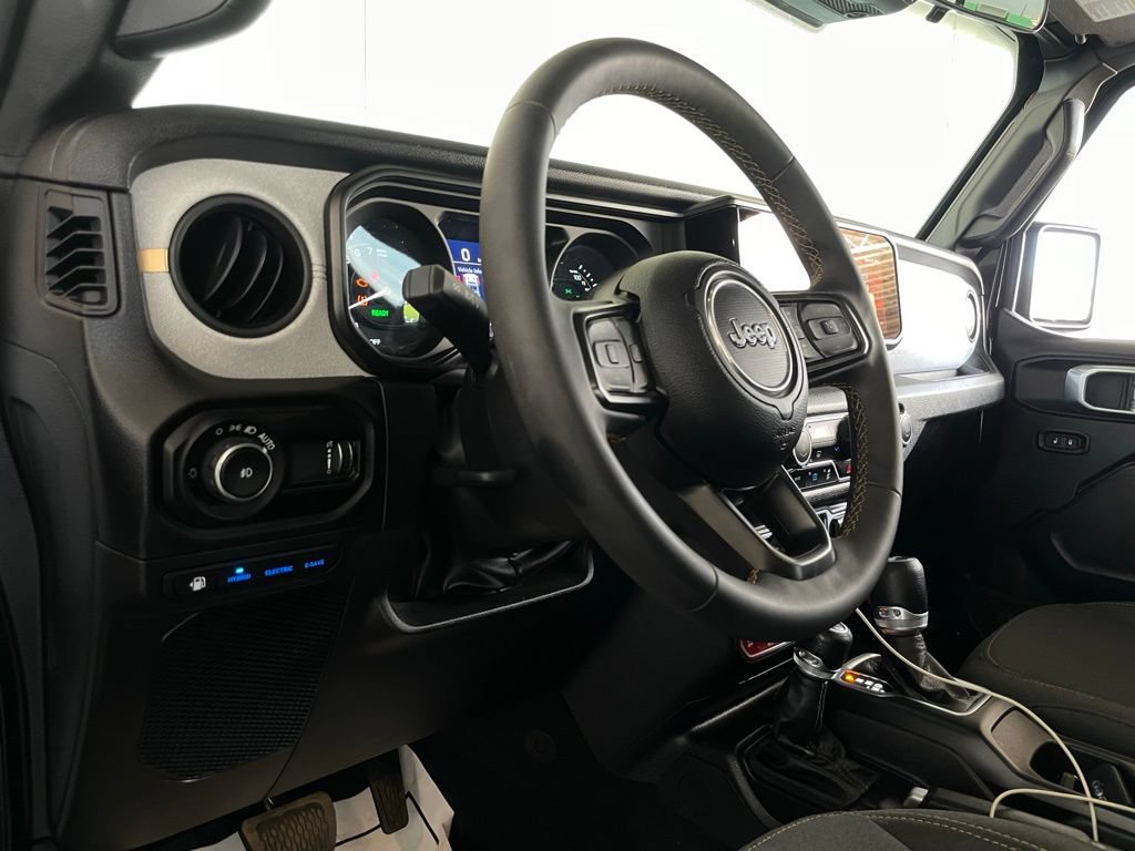 Used 2024 Jeep Wrangler Unlimited AWD/4WD image 11
