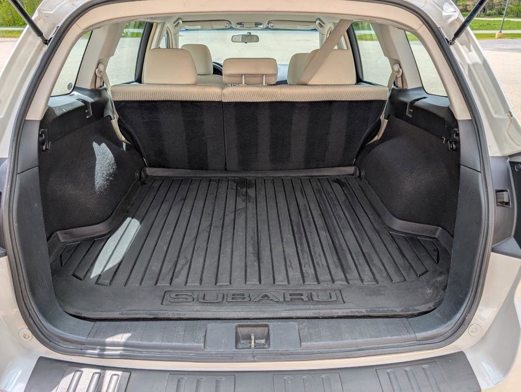 Used 2012 Subaru Outback 2.5i w/ Alloy Wheel Pkg image 13