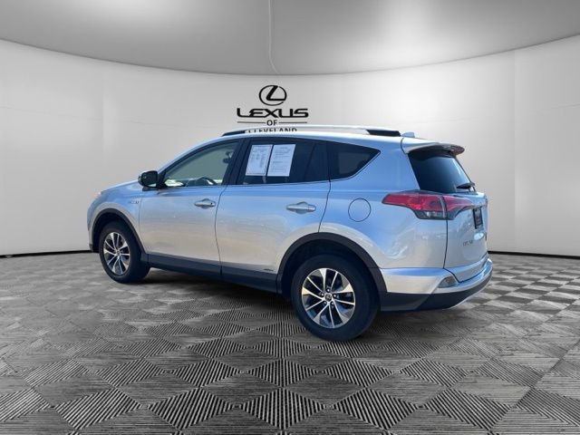 Used 2016 Toyota RAV4 XLE AWD/4WD image 5
