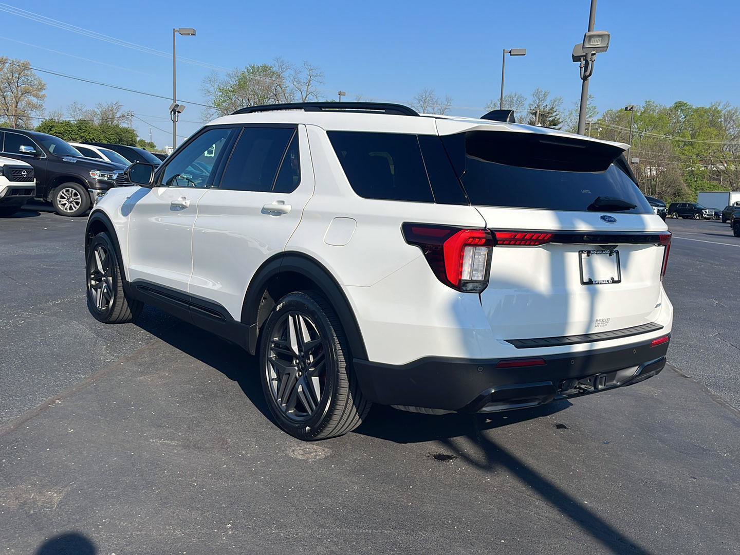 Used 2025 Ford Explorer ST-Line w/ ST-Line Street Pack AWD/4WD image 3