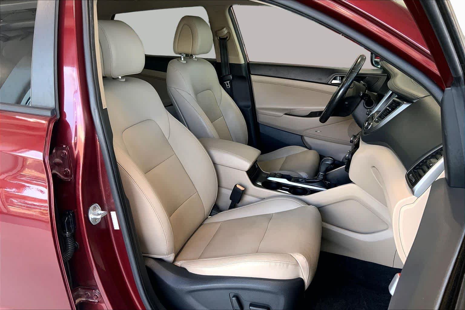 Used 2017 Hyundai Tucson SE Plus AWD/4WD image 9