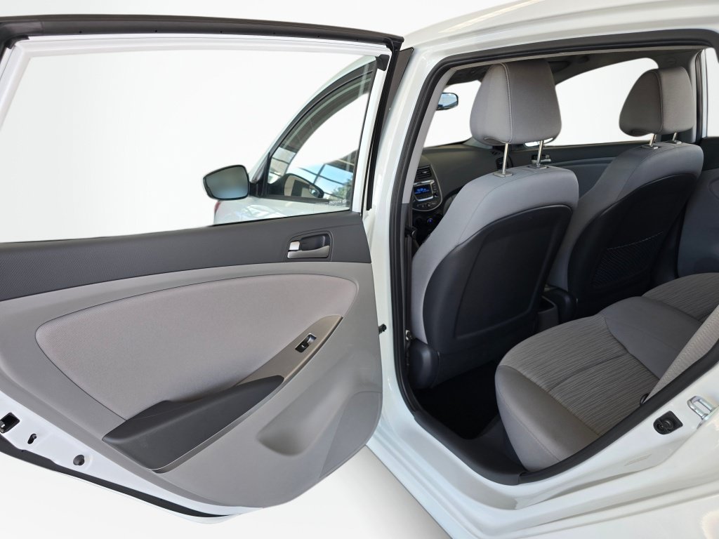 Used 2016 Hyundai Accent SE FWD image 32
