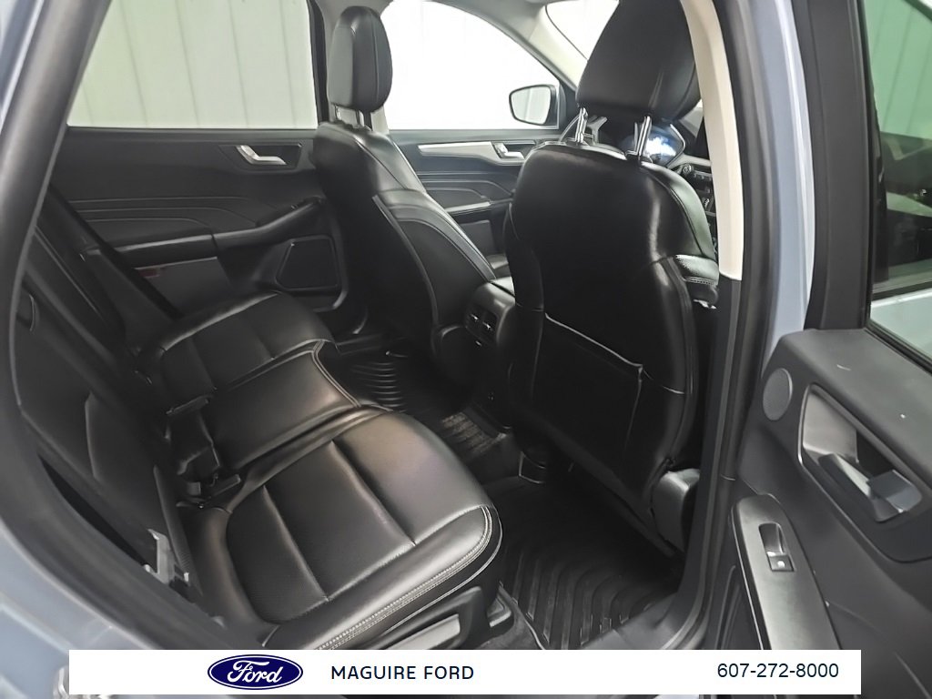 Used 2022 Ford Escape SEL w/ Technology Package image 18