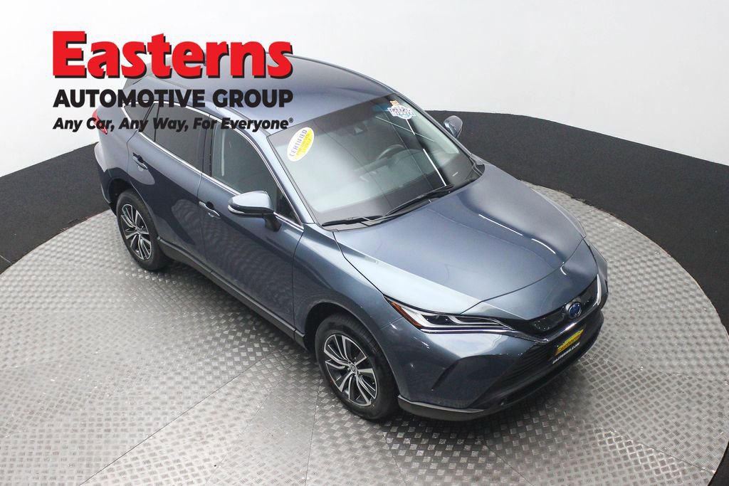 Used 2024 Toyota Venza LE image 3