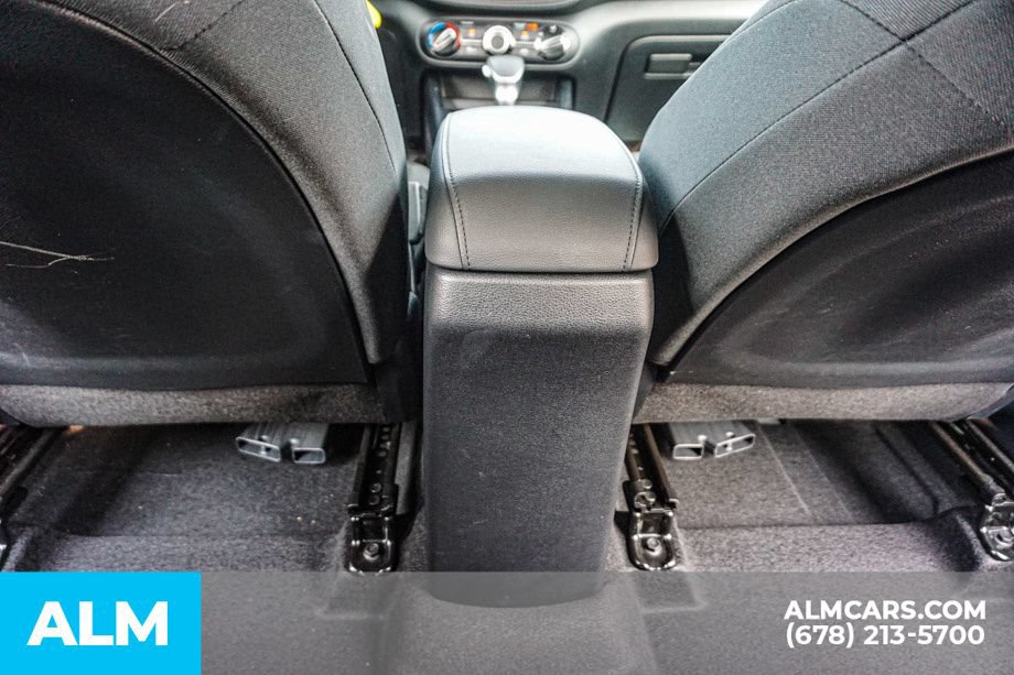 Used 2025 Kia Soul LX w/ LX Technology Package FWD image 31