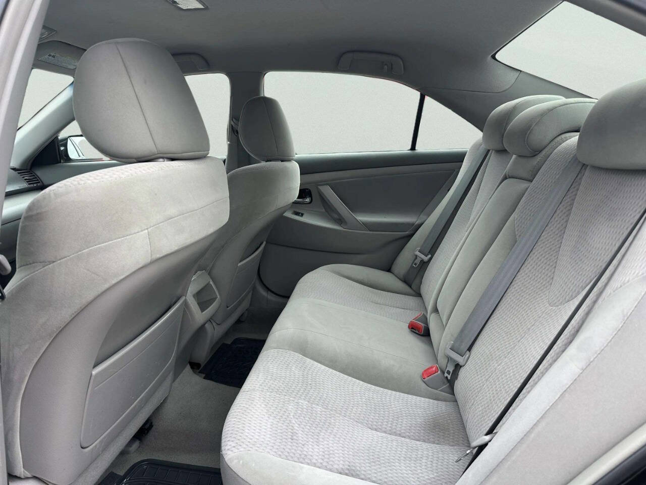 Used 2011 Toyota Camry LE w/ LE Extra-Value Pkg image 11