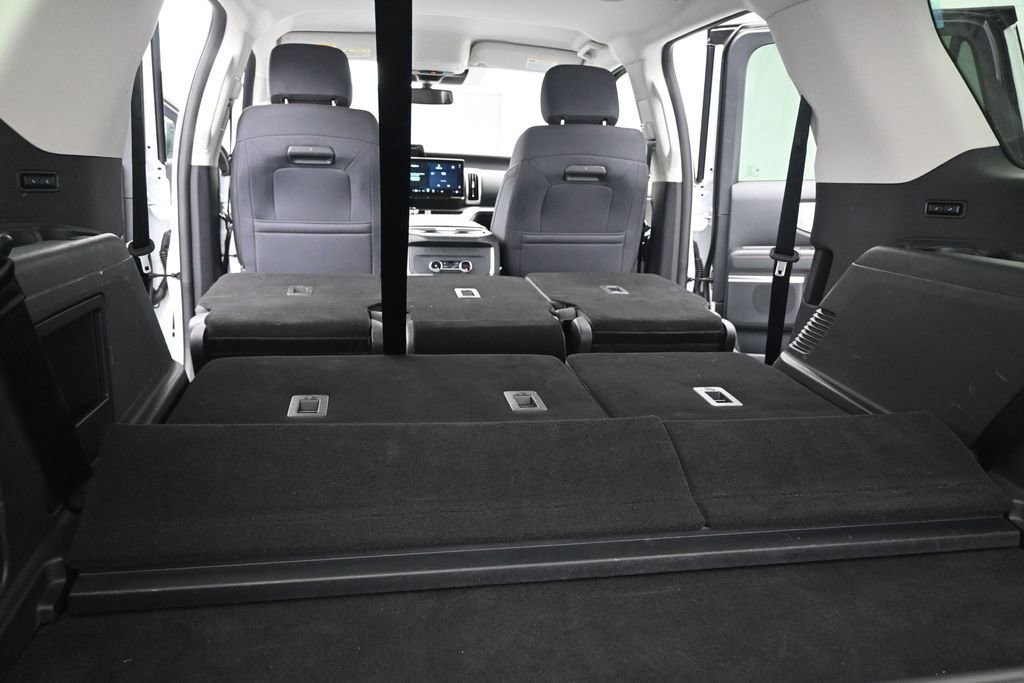 Used 2025 Ford Expedition Active AWD/4WD image 25