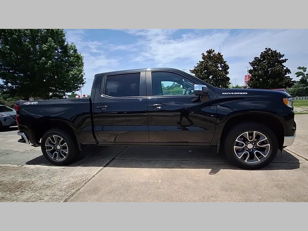 Used 2023 Chevrolet Silverado 1500 LT AWD/4WD image 35