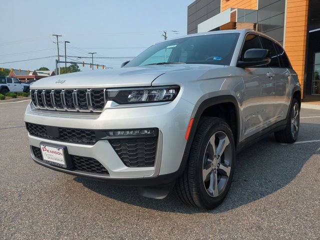 New 2026 Jeep Grand Cherokee Limited w/ Trailer Tow Package AWD/4WD image 8