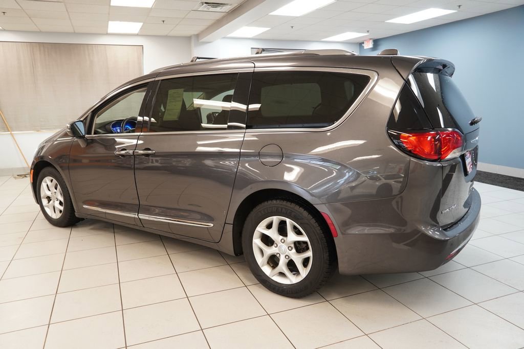 Used 2020 Chrysler Pacifica Limited FWD image 8