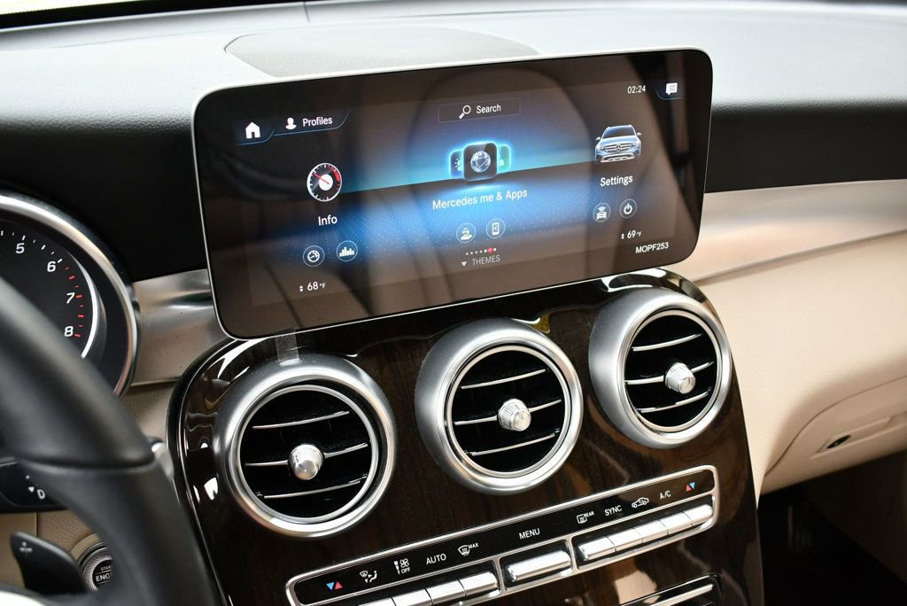 Used 2022 Mercedes-Benz GLC 300 image 13