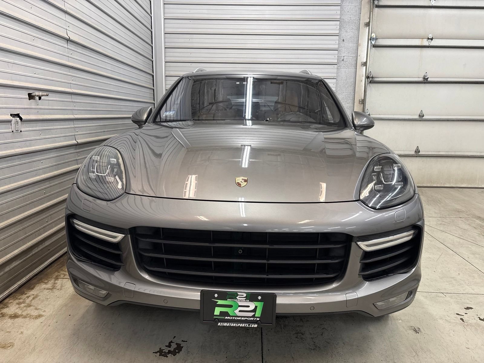 Used 2015 Porsche Cayenne Turbo AWD/4WD image 2