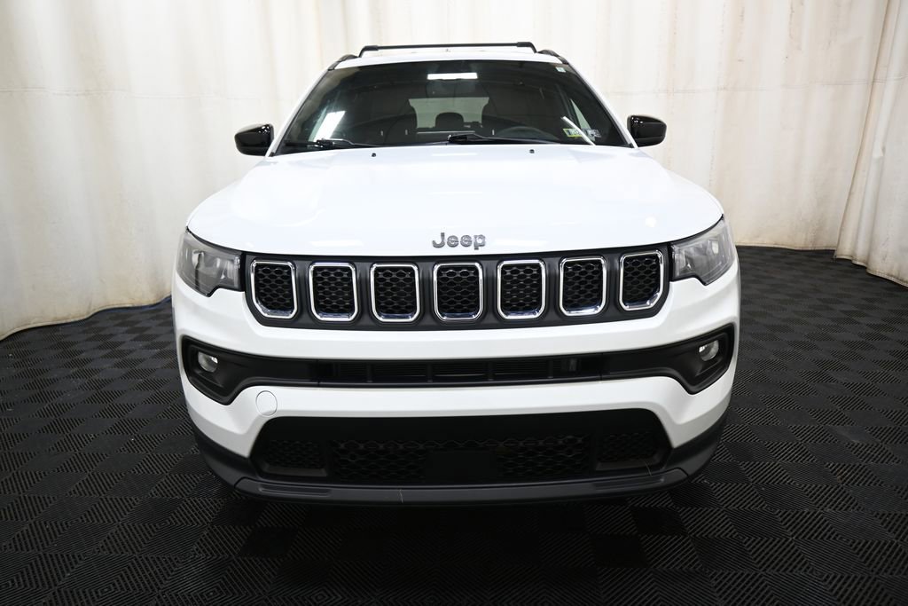 Used 2023 Jeep Compass Latitude image 2