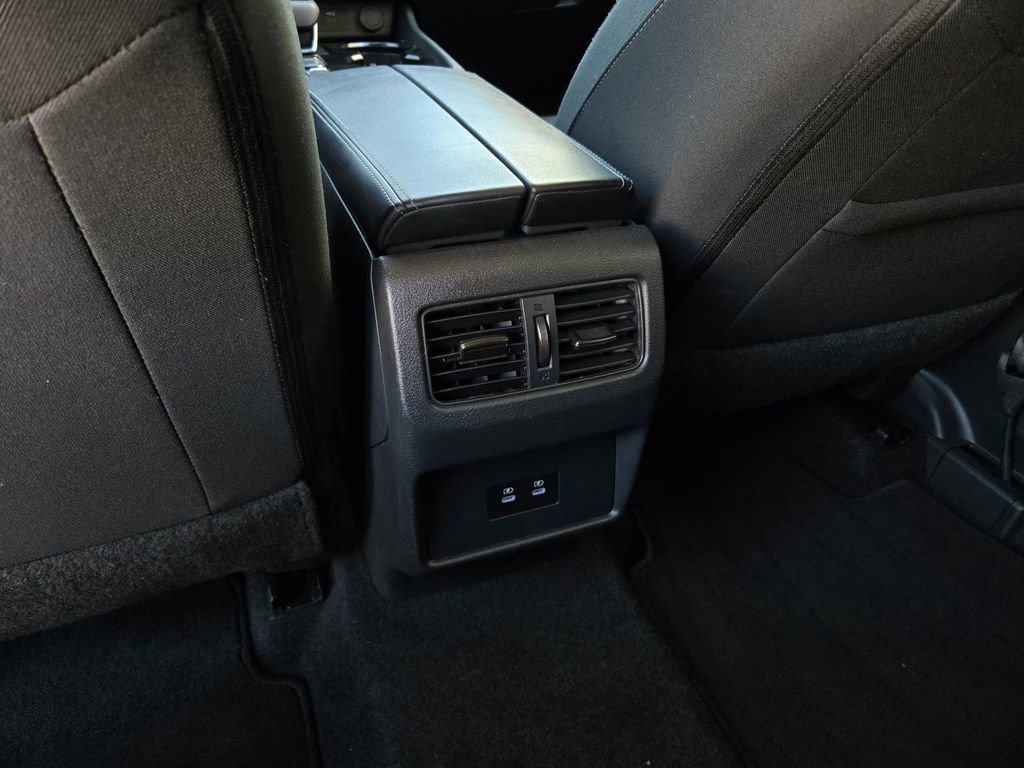 Used 2025 Nissan Rogue SV image 14