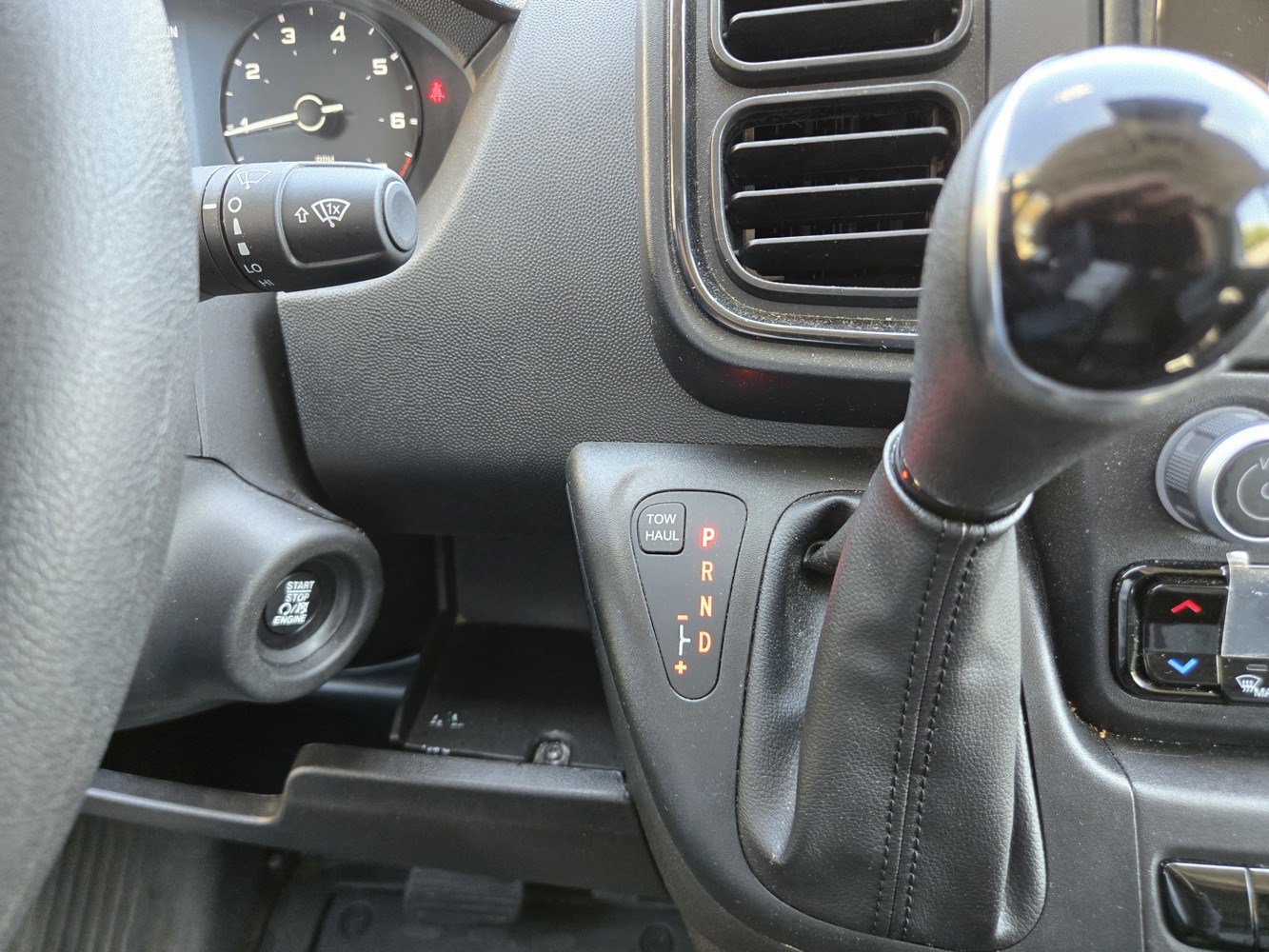 Used 2025 RAM ProMaster 2500 w/ Convenience Group FWD image 21