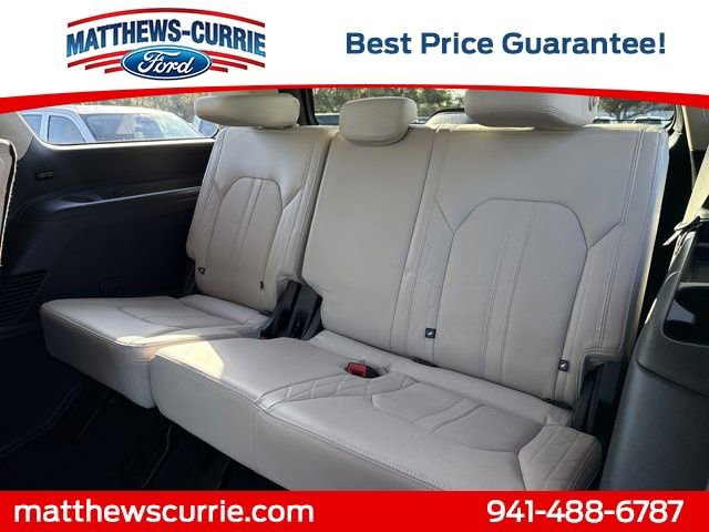 Certified 2024 Ford Expedition Platinum image 13